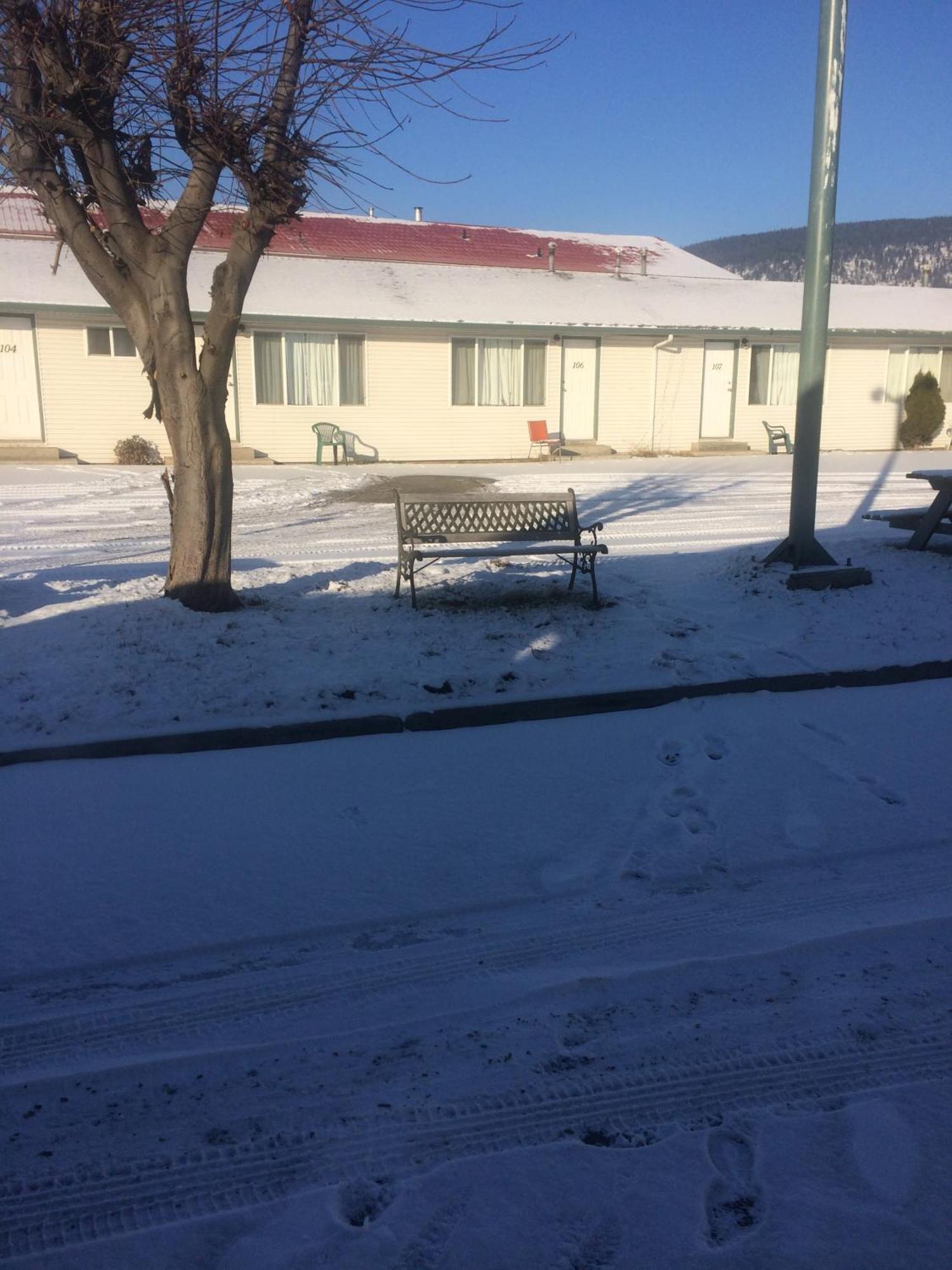 Road Runner Motel Merritt Exterior foto