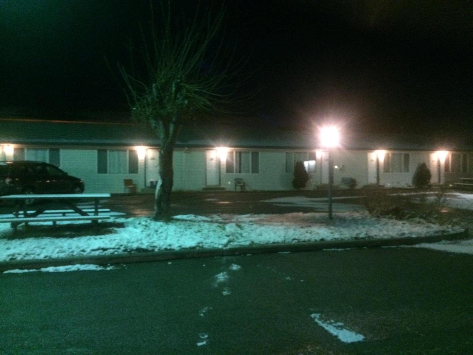 Road Runner Motel Merritt Exterior foto